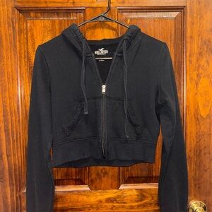 Hollister Women's Black Zip-Up Cropped Hoodie
